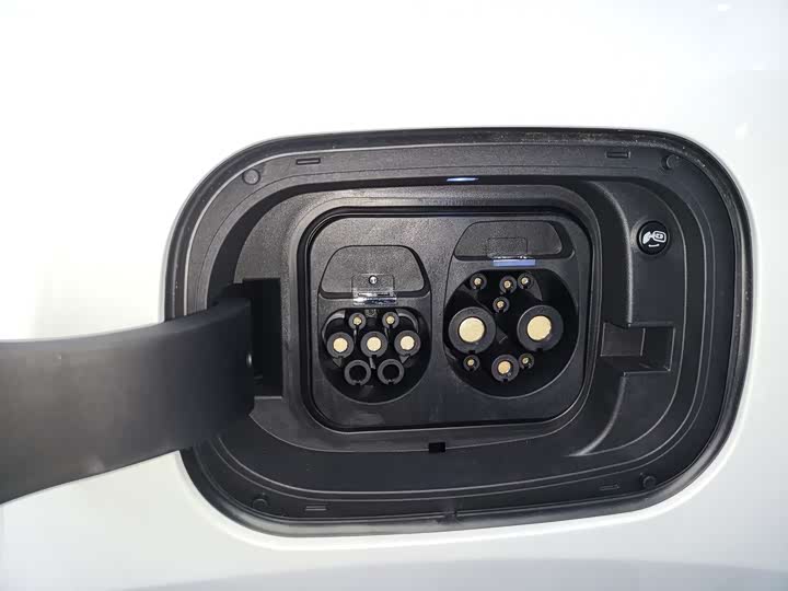 Фото 10 - BAIC Arcfox Alpha T5