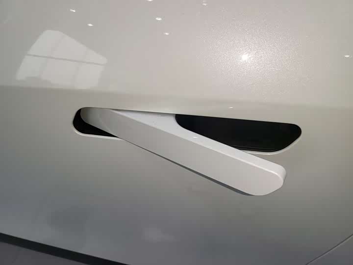 Фото 13 - BAIC Arcfox Alpha T5