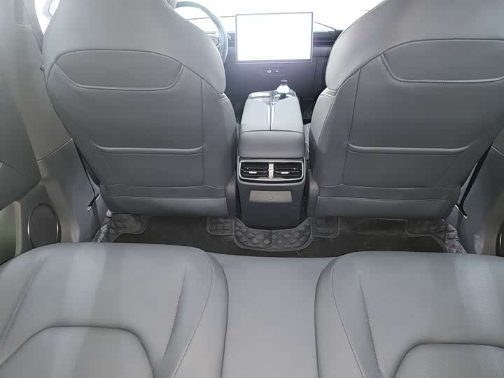 Фото 16 - BAIC Arcfox Alpha T5