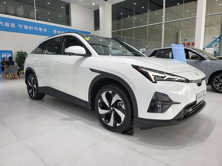 Фото 2 - BAIC Arcfox Alpha T5
