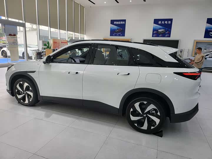 Фото 4 - BAIC Arcfox Alpha T5