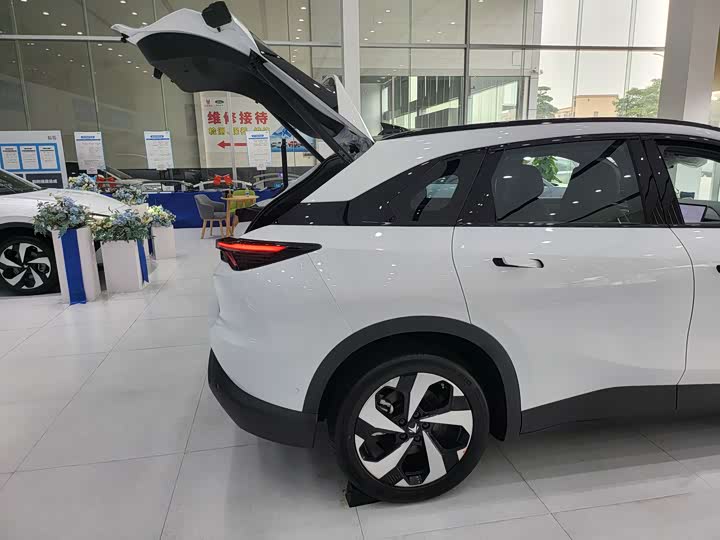 Фото 8 - BAIC Arcfox Alpha T5