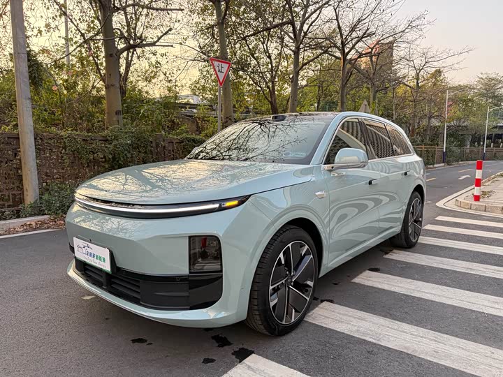 Фото 1 - LiXiang L6