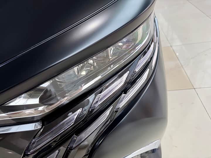 Фото 4 - Toyota Alphard