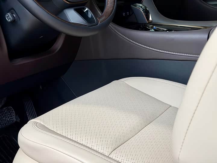 Фото 8 - Toyota Alphard