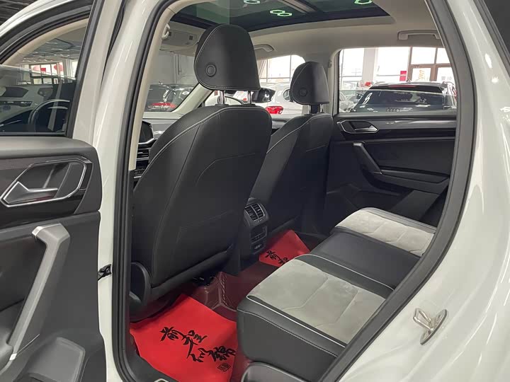 Фото 8 - Volkswagen Tayron X