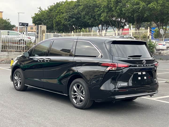 Фото 5 - Toyota Sienna