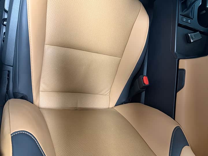 Фото 7 - Lexus ES