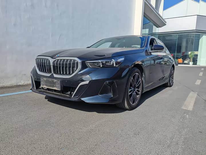 Фото 1 - BMW 5 Series