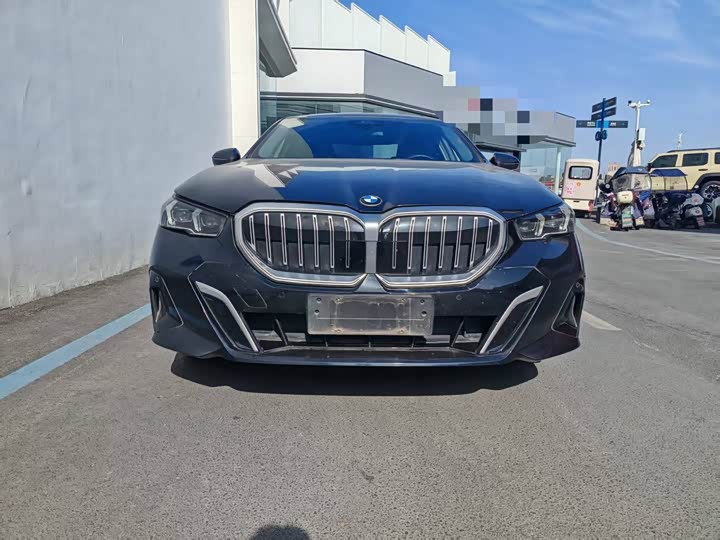 Фото 2 - BMW 5 Series