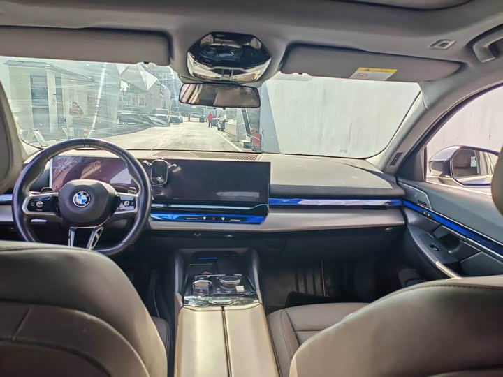 Фото 5 - BMW 5 Series