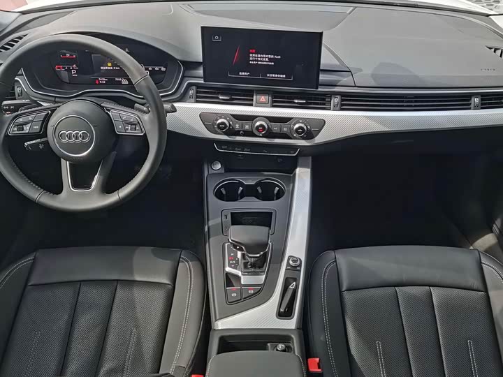 Фото 6 - Audi A4L