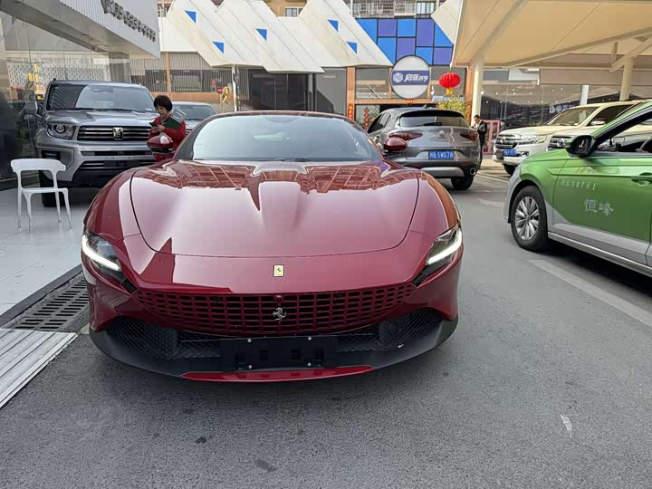 Photo 2 - Ferrari Roma