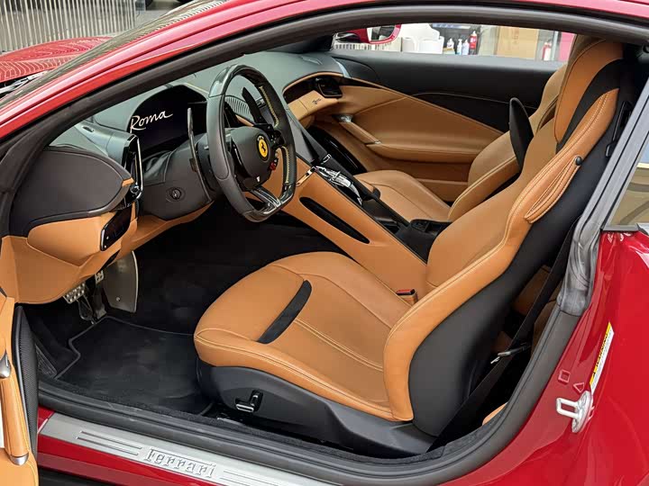 Photo 4 - Ferrari Roma