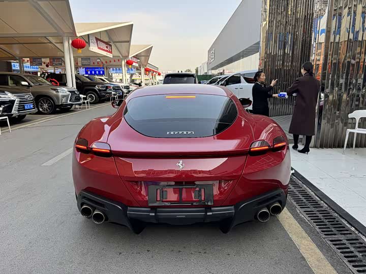 Photo 5 - Ferrari Roma