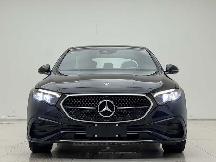 Photo 4 - Mercedes-Benz E-Class