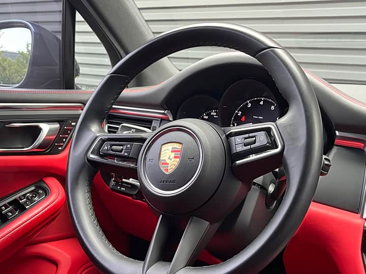 Фото 8 - Porsche Macan