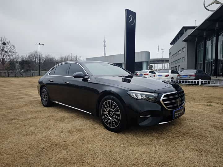 Photo 3 - Mercedes-Benz E-Class