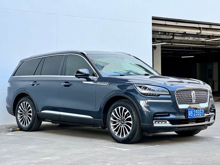 Фото 3 - Lincoln Aviator