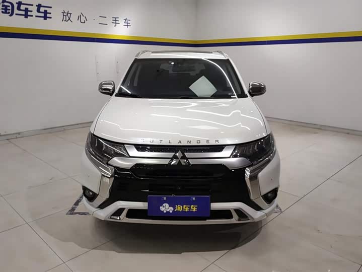Фото 2 - Mitsubishi Outlander
