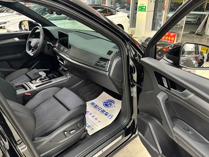 Фото 4 - Audi Q5L