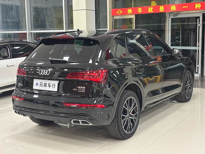 Фото 8 - Audi Q5L