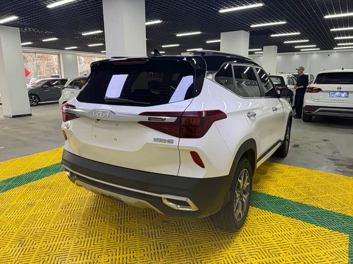 Фото 4 - Kia KX3