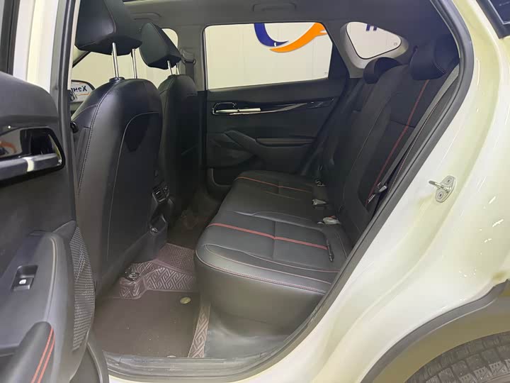 Фото 7 - Kia KX3