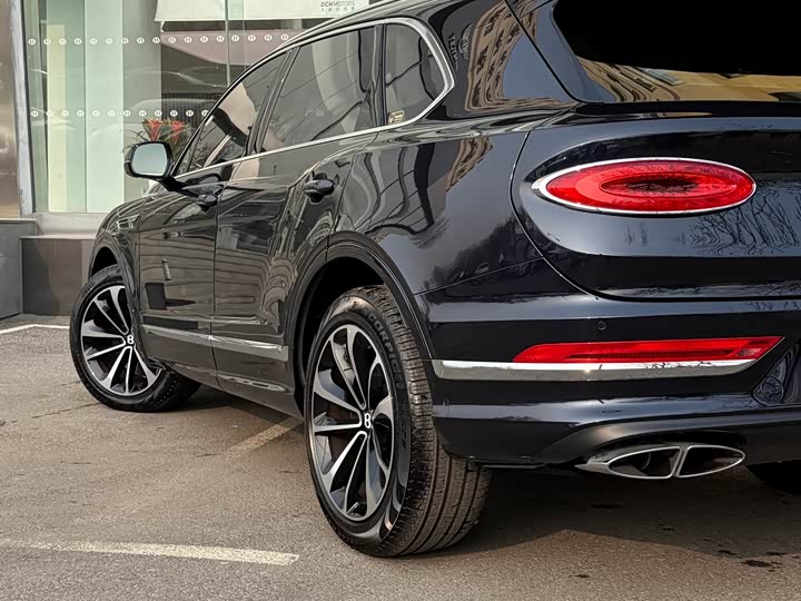 Фото 8 - Bentley Bentayga