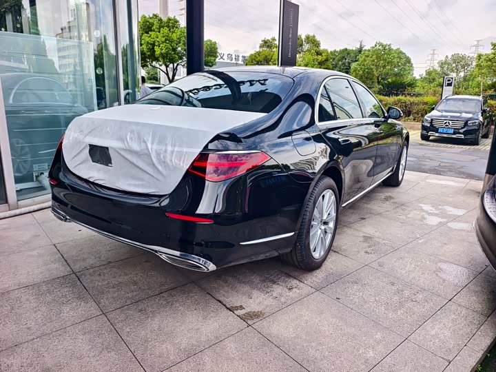 Фото 10 - Mercedes-Benz S-Class