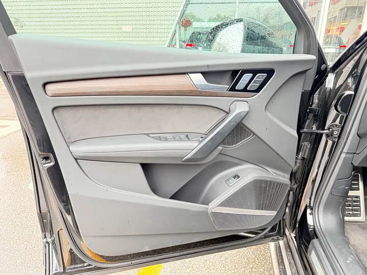 Фото 4 - Audi Q5L