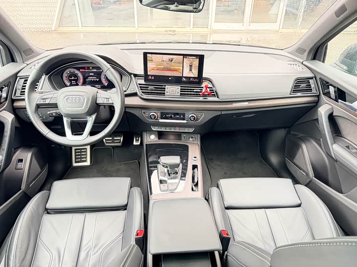 Фото 8 - Audi Q5L