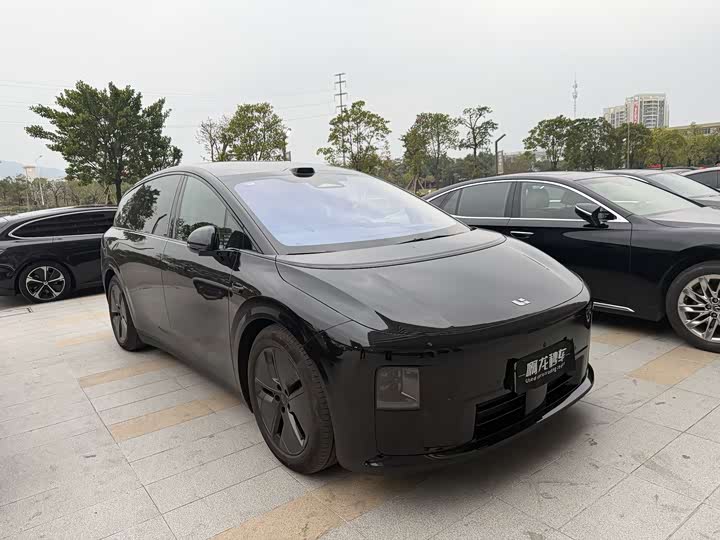 Фото 3 - LiXiang i8