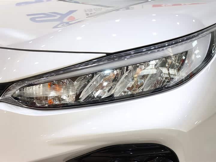 Photo 7 - Toyota Wildlander