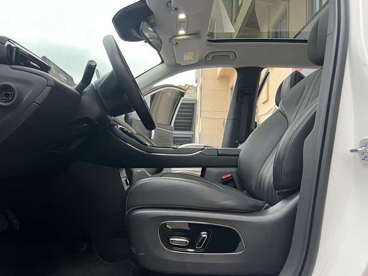 Фото 4 - GAC Aion V