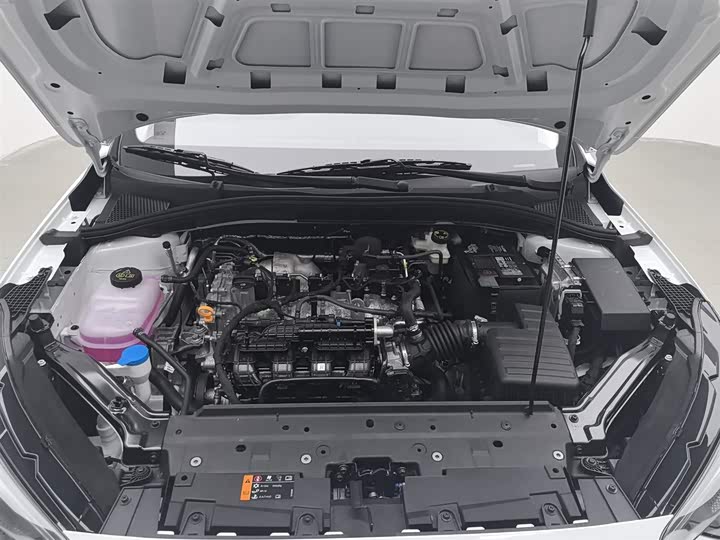 Фото 6 - Roewe i5