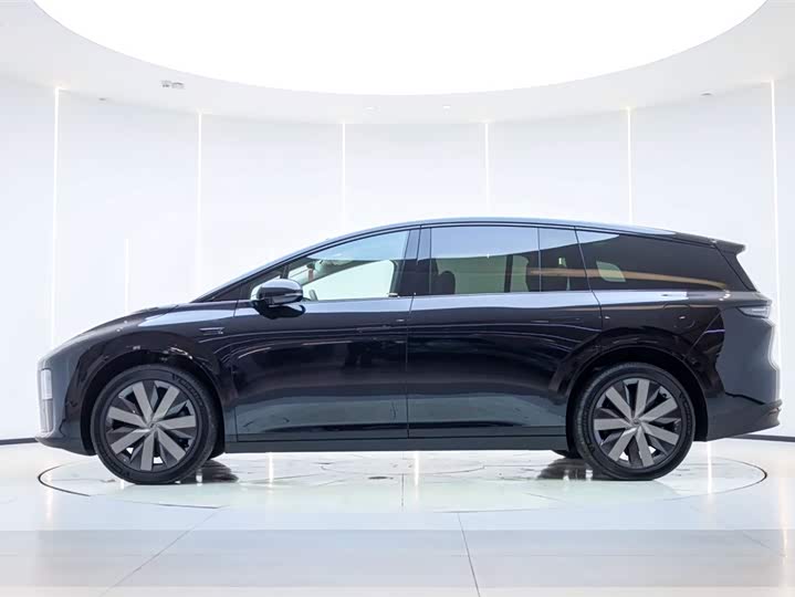 Фото 4 - LiXiang i8