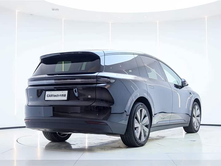 Фото 8 - LiXiang i8