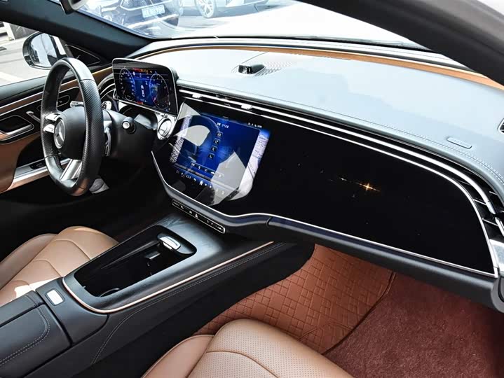 Photo 7 - Mercedes-Benz E-Class