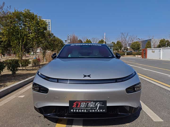 Фото 2 - XPeng P7