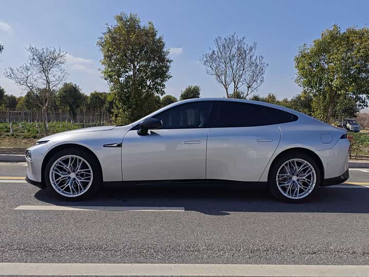 Фото 4 - XPeng P7