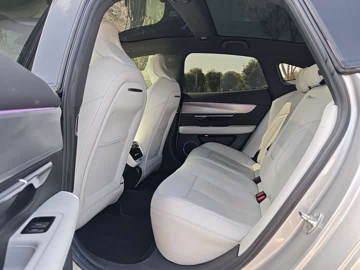 Фото 9 - XPeng P7