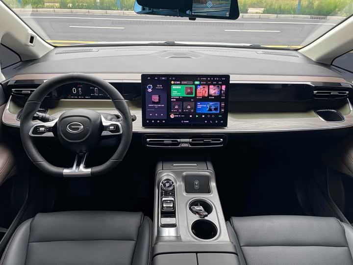 Фото 8 - GAC Trumpchi E8