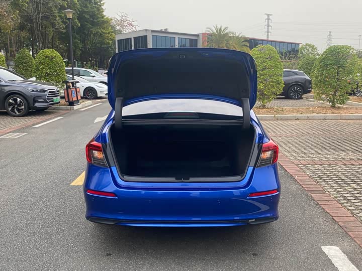 Фото 8 - Honda Civic