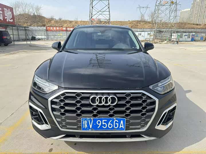 Фото 1 - Audi Q5L