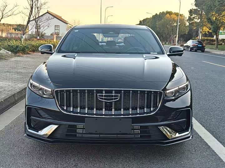 Фото 2 - Geely Preface