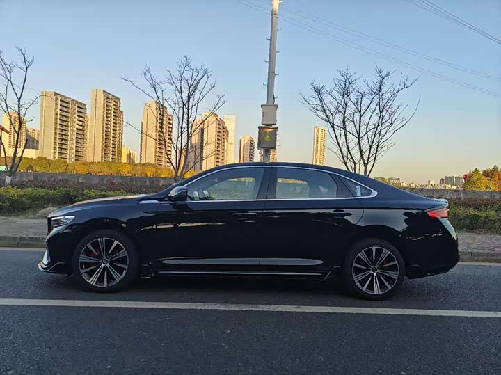 Фото 4 - Geely Preface