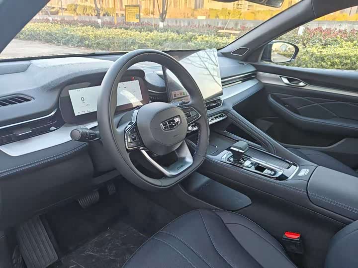 Фото 8 - Geely Preface