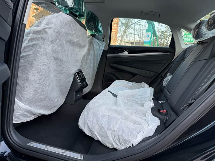 Фото 6 - Volkswagen Passat Hybrid