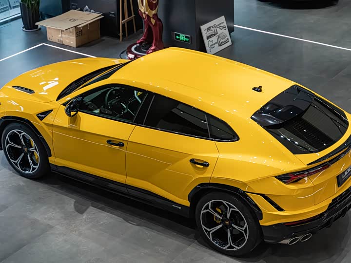 Фото 5 - Lamborghini Urus
